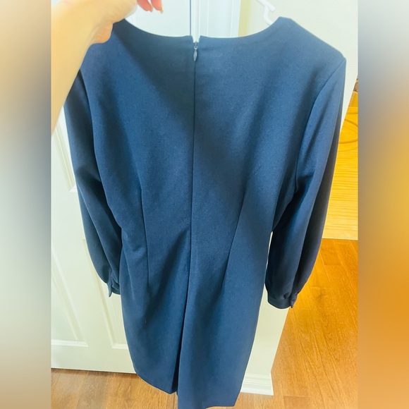 Elegant DKNY long sleeved don't size 12 Navy Blue Dress - Picture 8 of 8